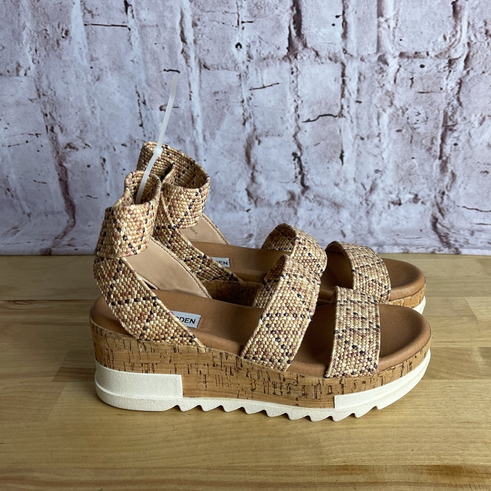 Steve Madden platform sandals